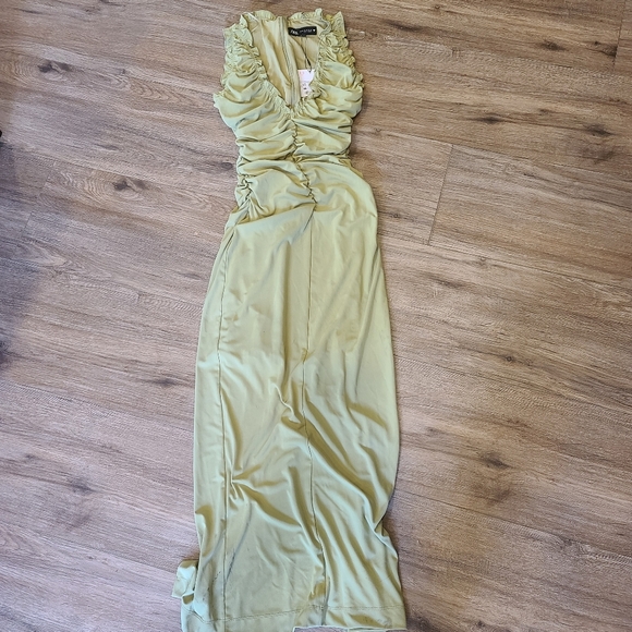 Zara apple green ruched stretchy dress. Xs - Picture 4 of 5
